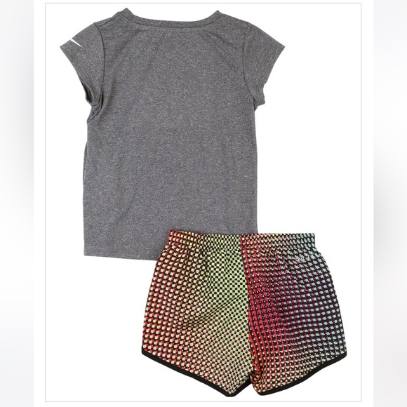 💕x2HP💕Nike toddler girl grey shorts set - Picture 3 of 9